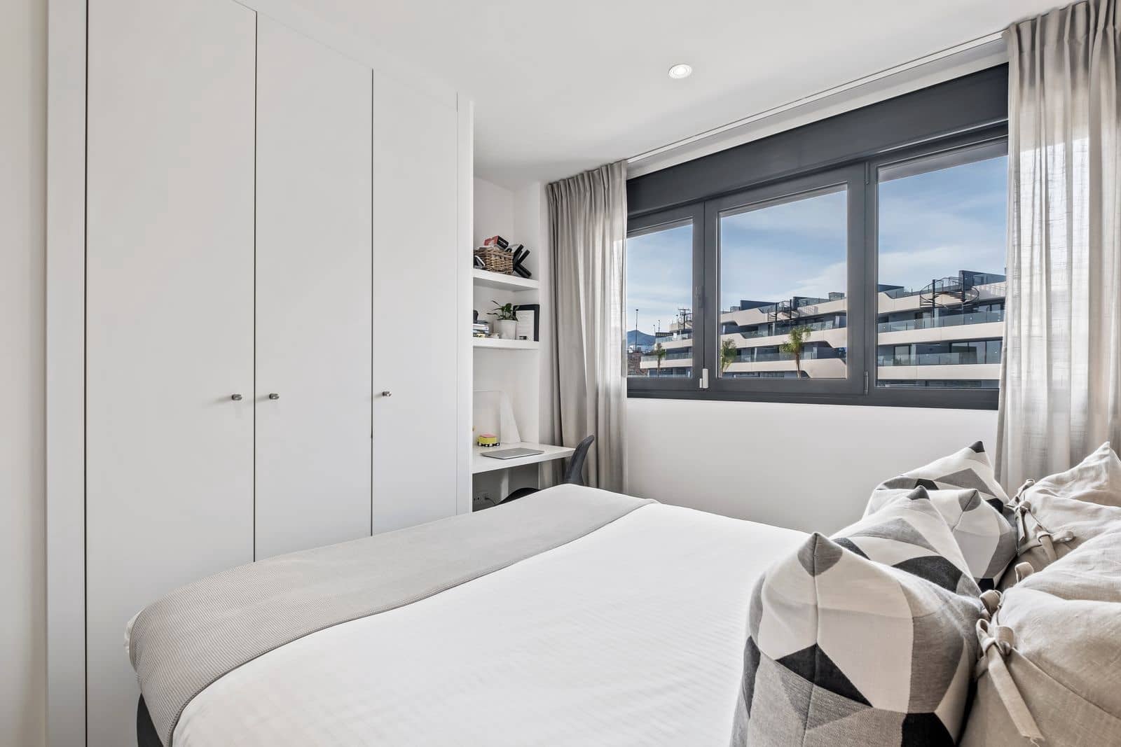 3 chambre Penthouse à vendre à Estepona avec piscine garage - 629 000 € (Ref: 8744661)