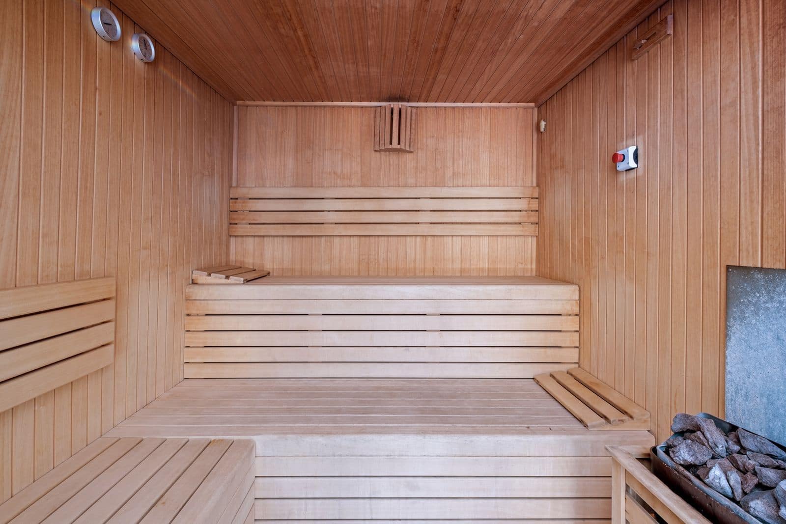 3 chambre Penthouse à vendre à Estepona avec piscine garage - 629 000 € (Ref: 8744661)