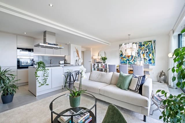 3 chambre Penthouse à vendre à Estepona avec piscine garage - 629 000 € (Ref: 8744661)