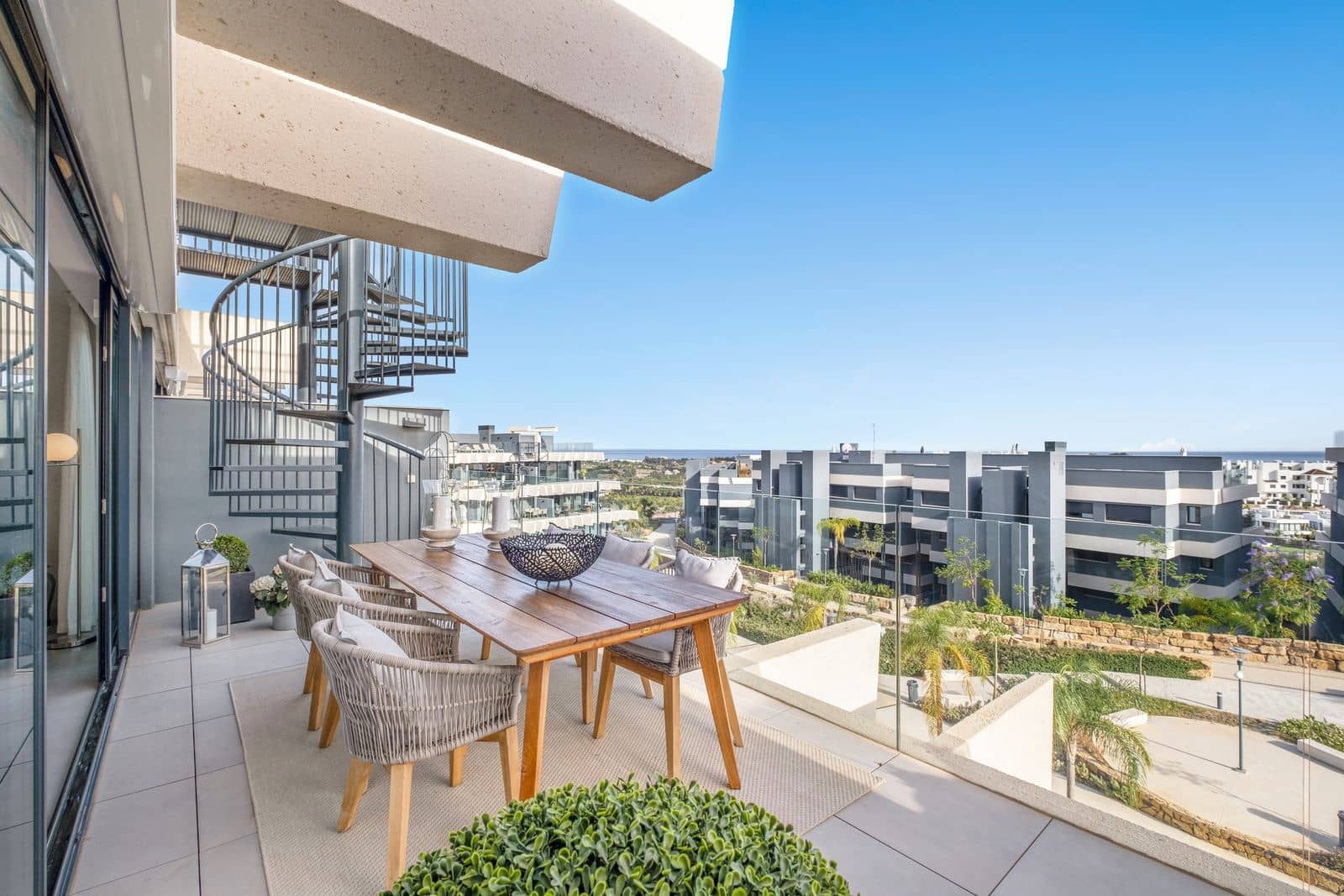 3 chambre Penthouse à vendre à Estepona avec piscine garage - 629 000 € (Ref: 8744661)