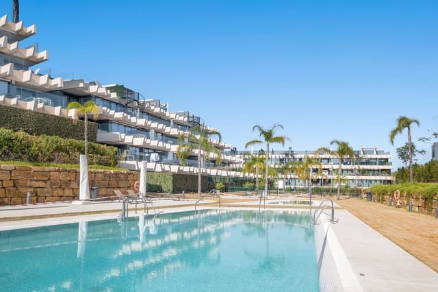 3 chambre Penthouse à vendre à Estepona avec piscine garage - 629 000 € (Ref: 8744661)