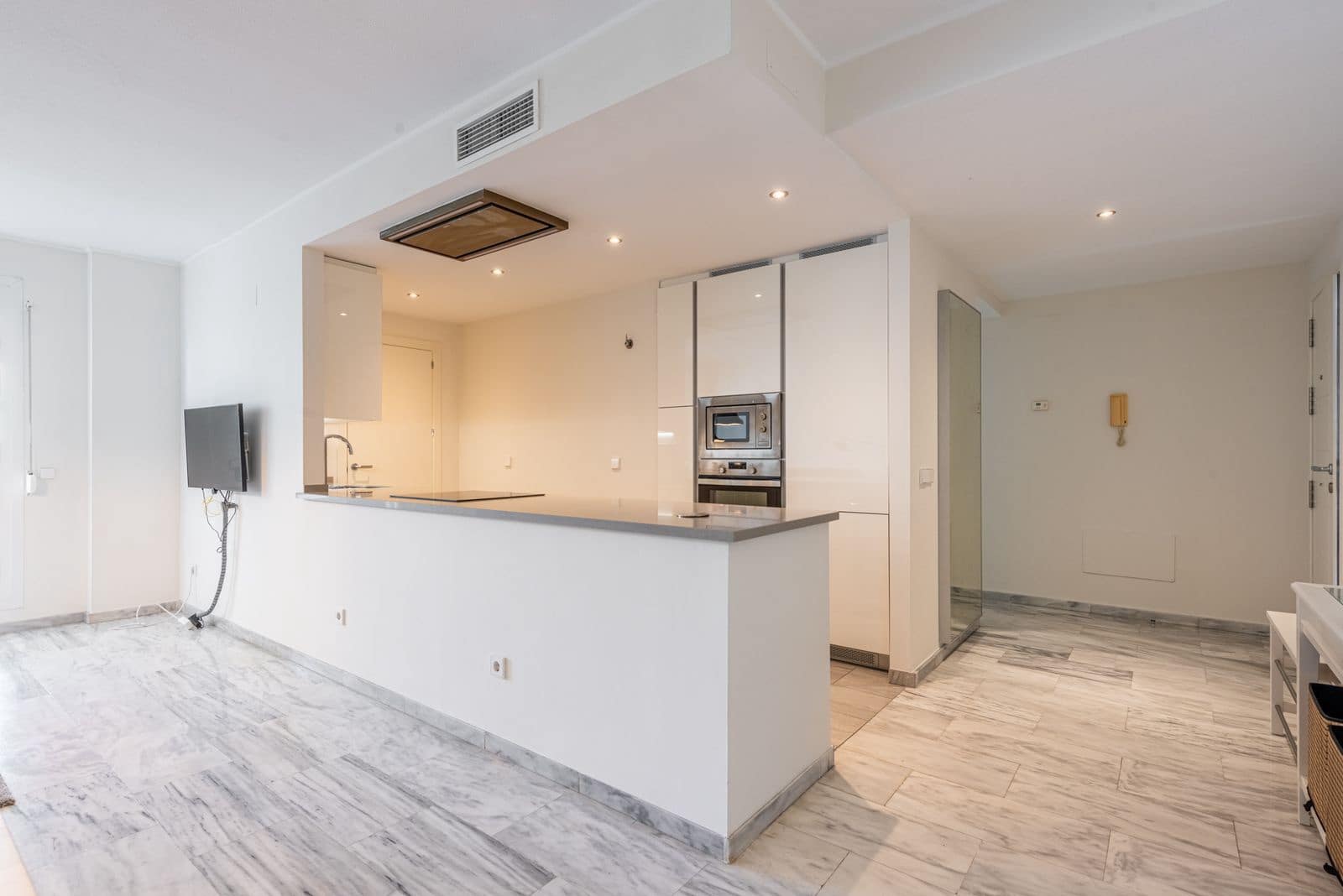 2 soverom Penthouse til salgs i Nueva Andalucia med svømmebasseng garasje - € 435 000 (Ref: 8744724)