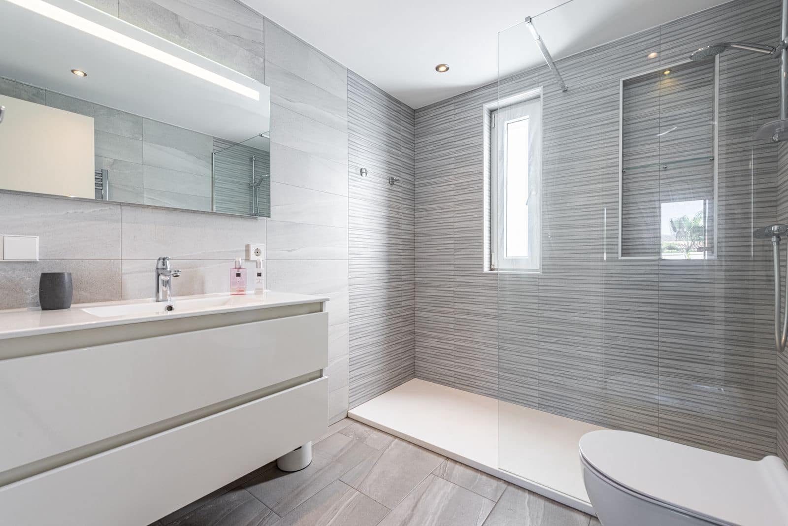 2 soverom Penthouse til salgs i Nueva Andalucia med svømmebasseng garasje - € 435 000 (Ref: 8744724)