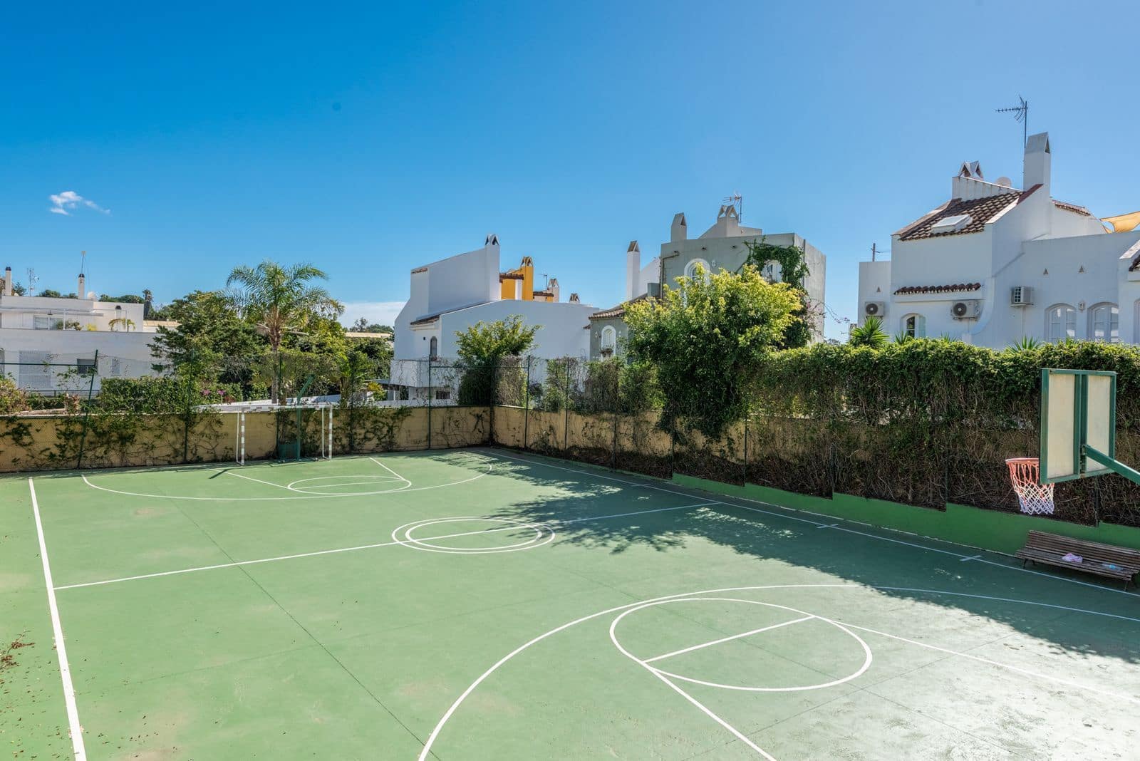 2 soverom Penthouse til salgs i Nueva Andalucia med svømmebasseng garasje - € 435 000 (Ref: 8744724)