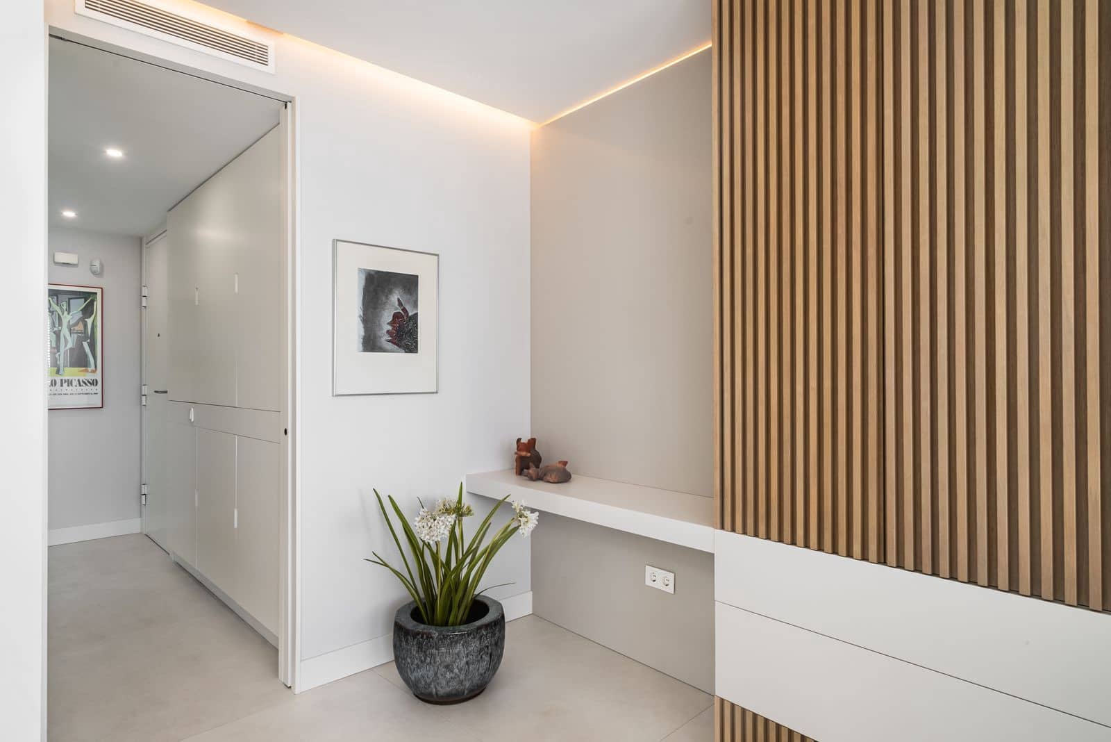 2 sovrum Strandlägenhet till salu i Estepona med pool garage - 998 000 € (Ref: 8744749)