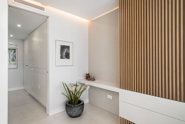 2 sovrum Strandlägenhet till salu i Estepona med pool garage - 998 000 € (Ref: 8744749)