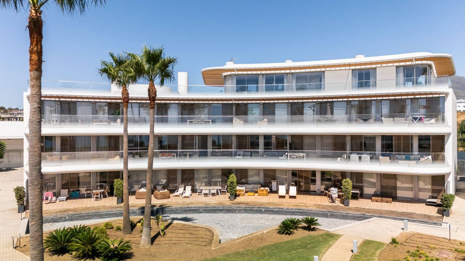 2 sovrum Strandlägenhet till salu i Estepona med pool garage - 998 000 € (Ref: 8744749)
