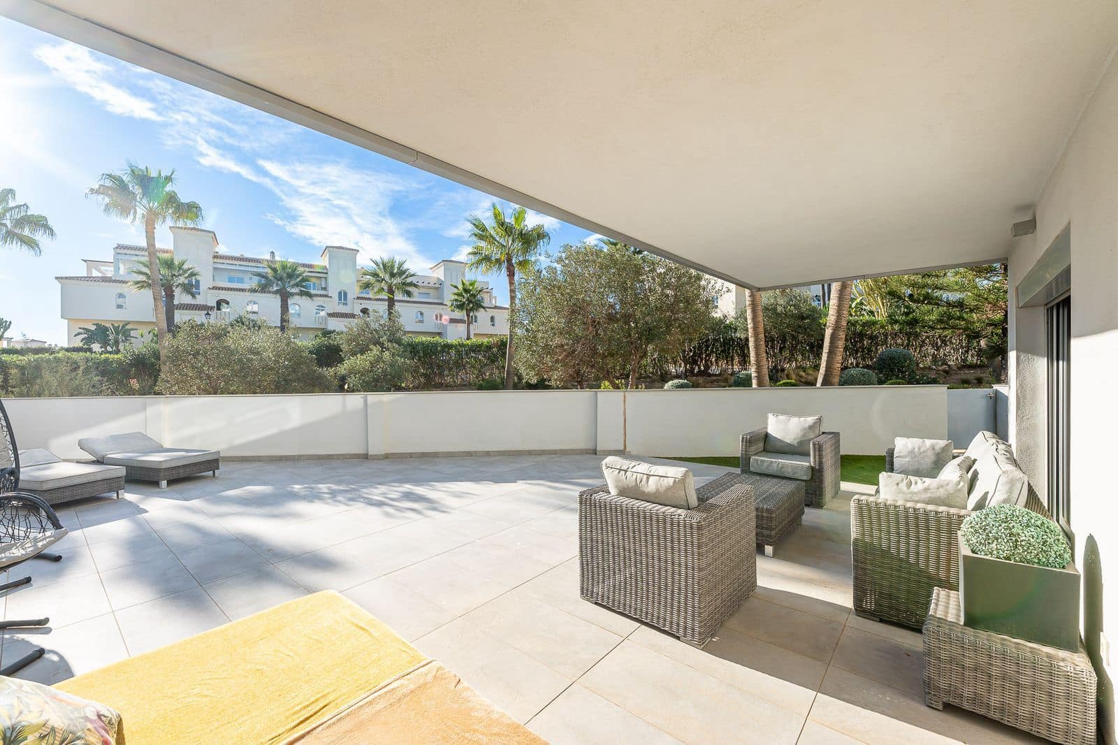 3 soveværelse Lejlighed til salg i El Faro med swimmingpool garage - € 625.000 (Ref: 8765868)