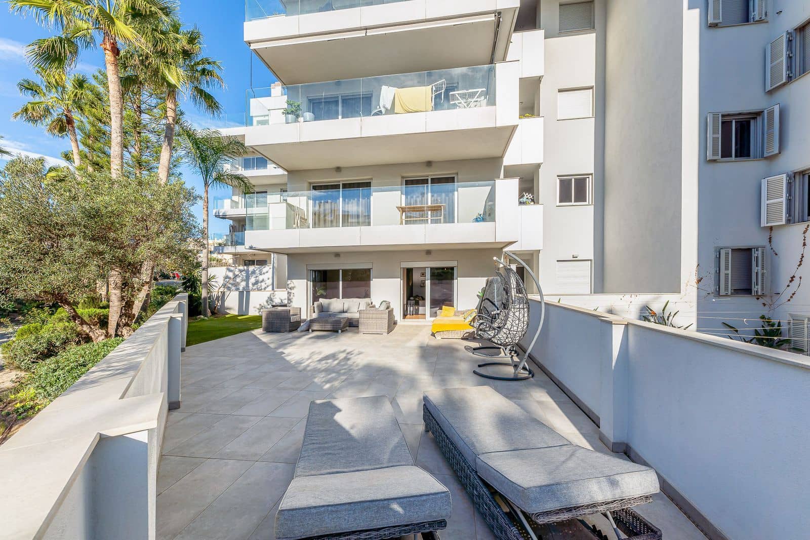 3 soveværelse Lejlighed til salg i El Faro med swimmingpool garage - € 625.000 (Ref: 8765868)