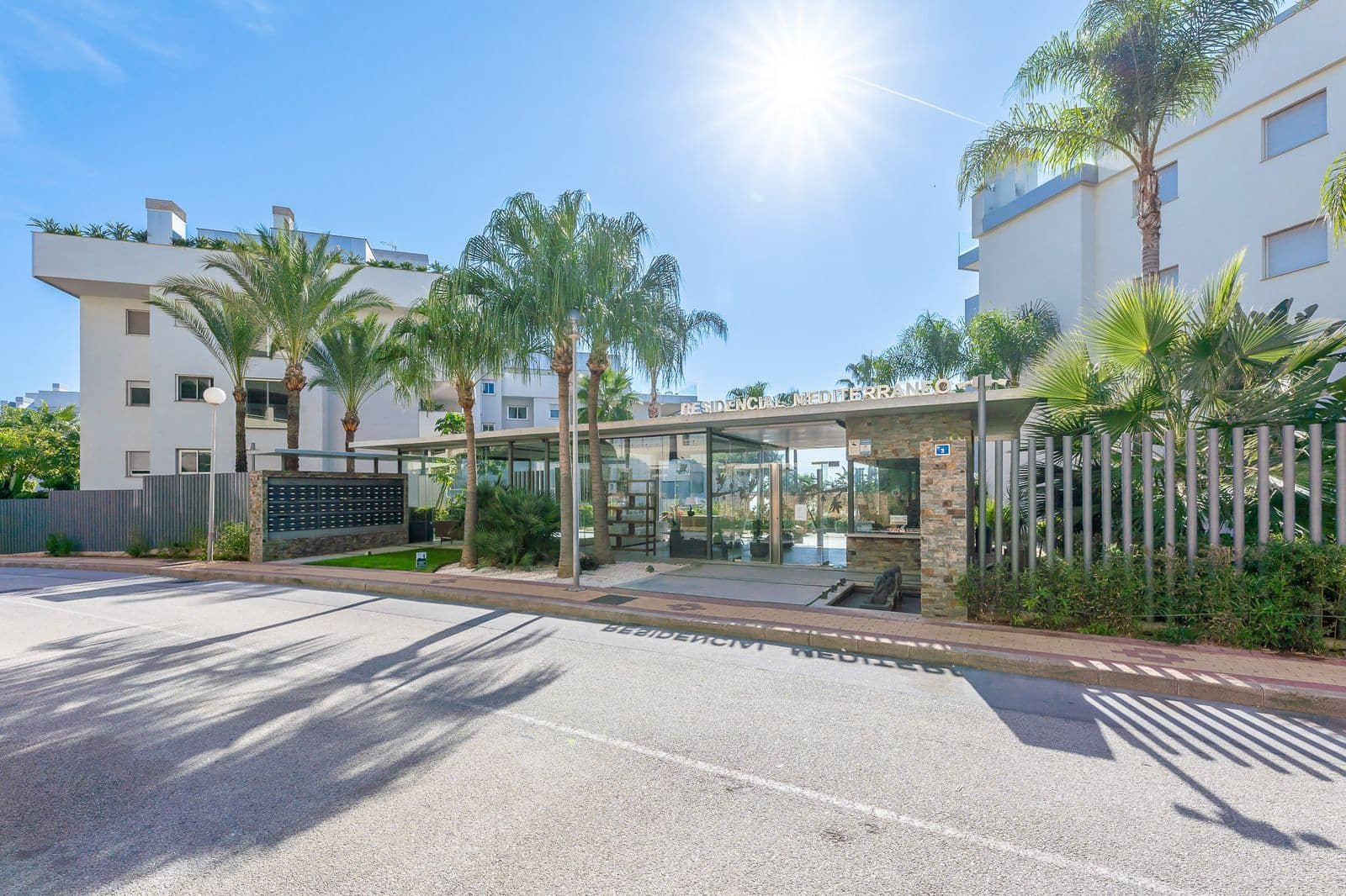 3 soveværelse Lejlighed til salg i El Faro med swimmingpool garage - € 625.000 (Ref: 8765868)