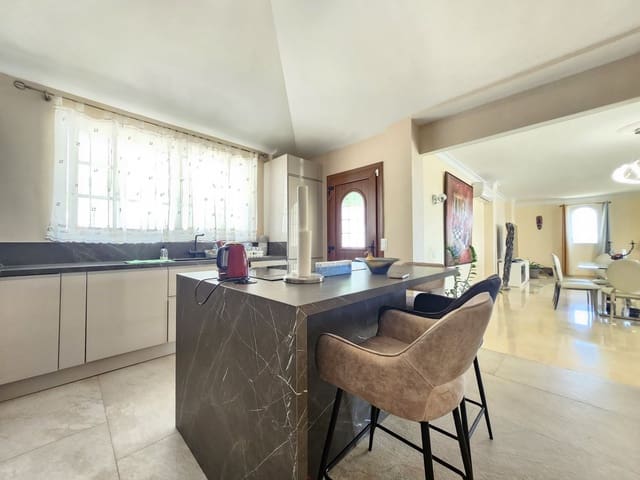 5 bedroom Villa for sale in El Faro, Mijas with pool garage - € 1,149,000 (Ref: 8765870)