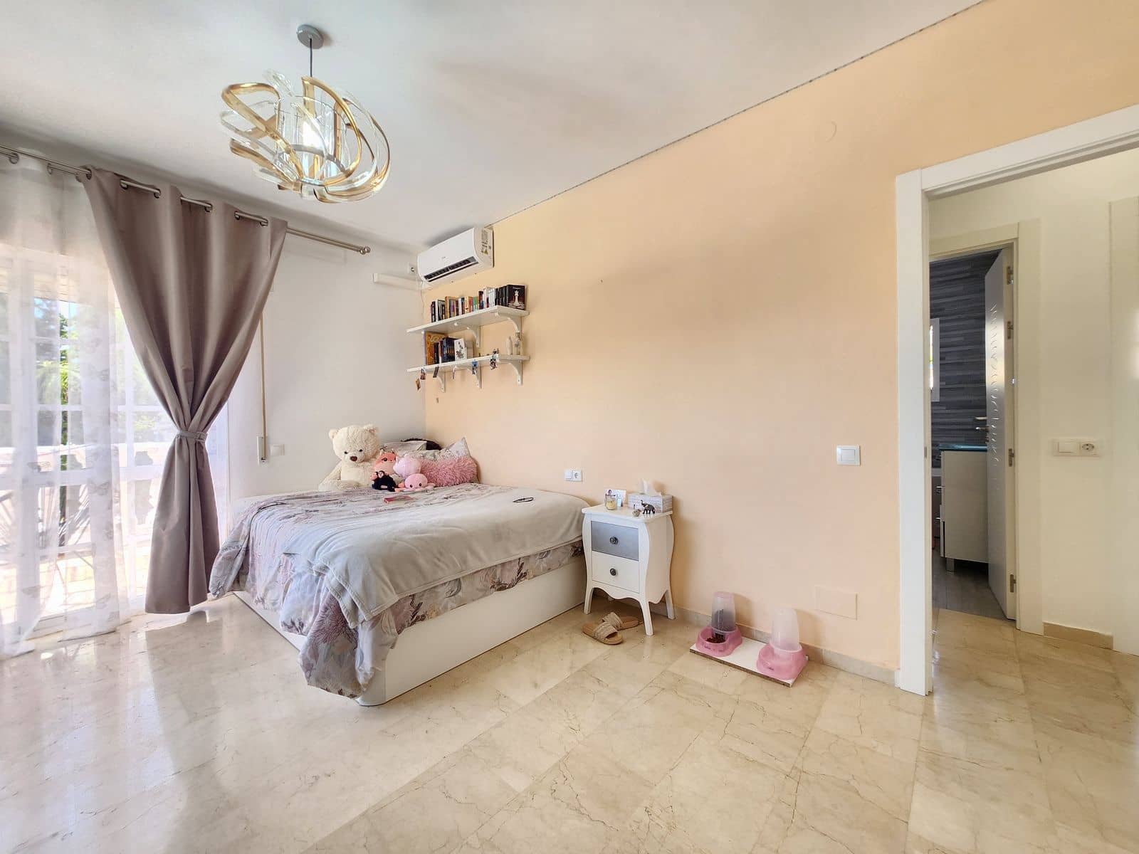 5 soveværelse Villa til salg i El Faro med swimmingpool garage - € 1.149.000 (Ref: 8765870)