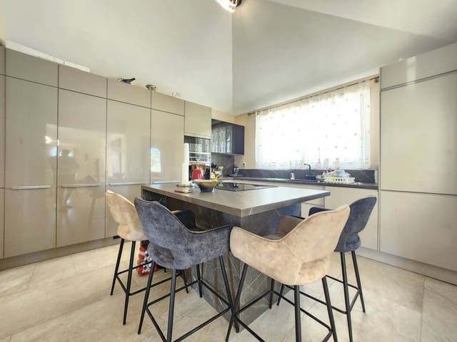 5 bedroom Villa for sale in El Faro, Mijas with pool garage - € 1,149,000 (Ref: 8765870)