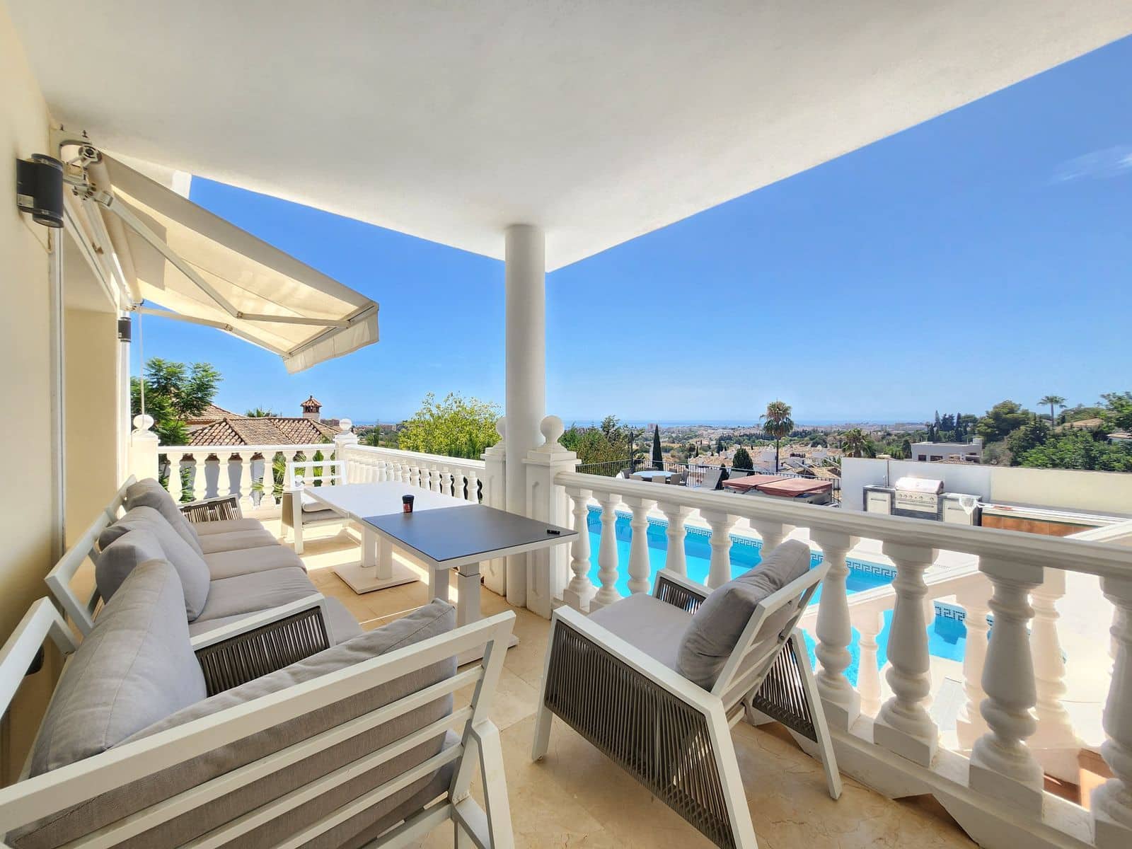 5 soveværelse Villa til salg i El Faro med swimmingpool garage - € 1.149.000 (Ref: 8765870)