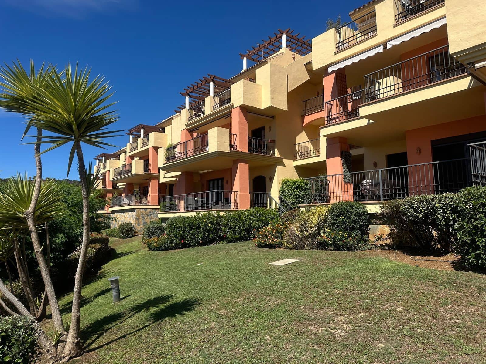 3 soveværelse Lejlighed til salg i Los Arqueros med swimmingpool garage - € 394.999 (Ref: 8766112)