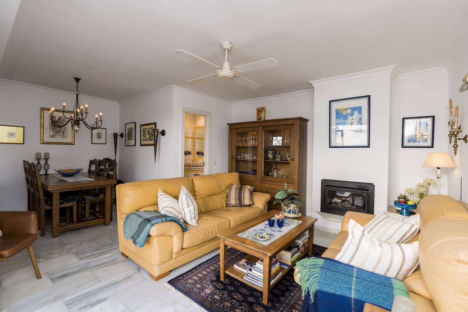 3 soveværelse Semi-Rækkehus til salg i Estepona med swimmingpool garage - € 619.000 (Ref: 8772646)