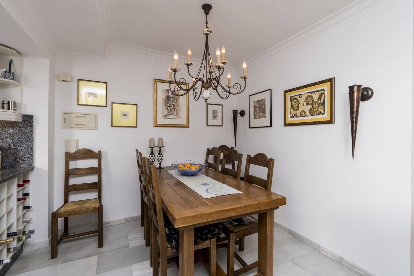 3 soveværelse Semi-Rækkehus til salg i Estepona med swimmingpool garage - € 619.000 (Ref: 8772646)