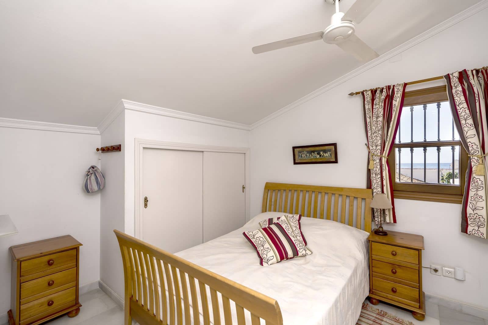 3 soveværelse Semi-Rækkehus til salg i Estepona med swimmingpool garage - € 619.000 (Ref: 8772646)