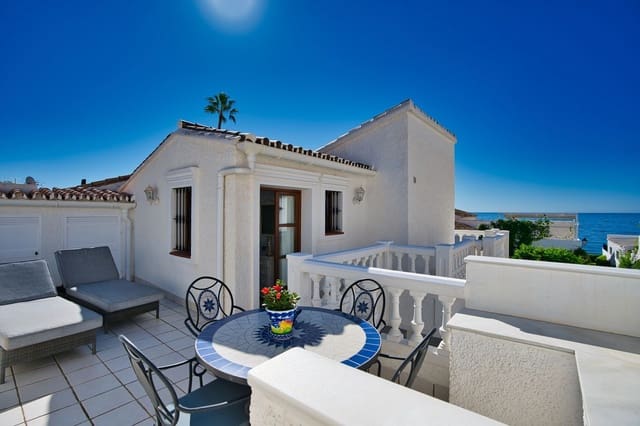 3 soveværelse Semi-Rækkehus til salg i Estepona med swimmingpool garage - € 619.000 (Ref: 8772646)