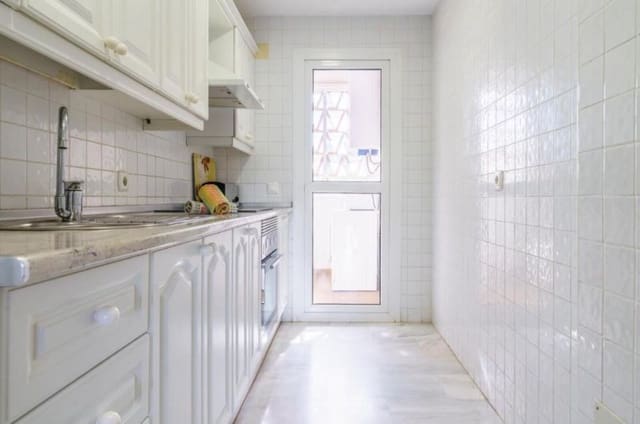 2 slaapkamer Strandappartement te koop in Calahonda, Mijas met zwembad garage - € 535.000 (Ref: 8776884)