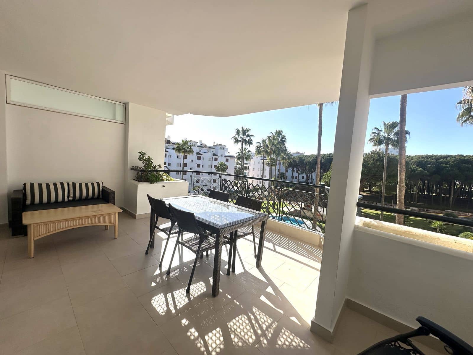 2 sovrum Strandlägenhet till salu i Calahonda med pool garage - 535 000 € (Ref: 8776884)