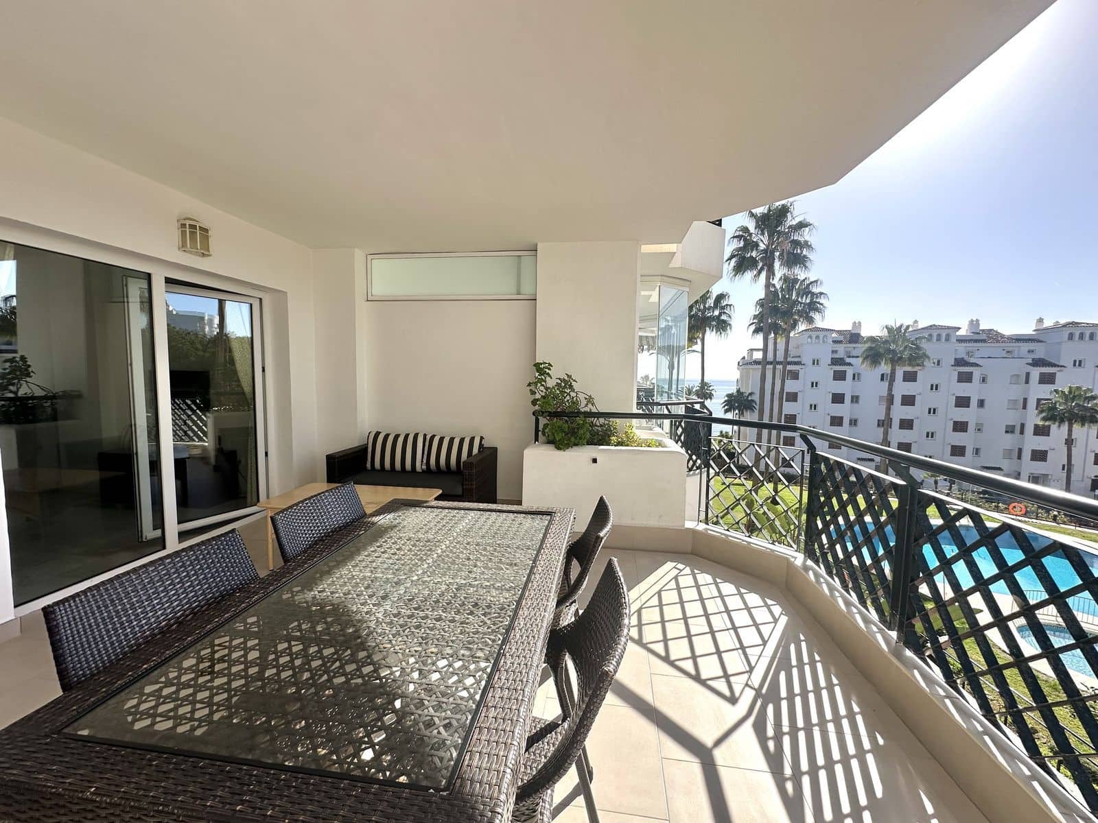 2 sovrum Strandlägenhet till salu i Calahonda med pool garage - 535 000 € (Ref: 8776884)