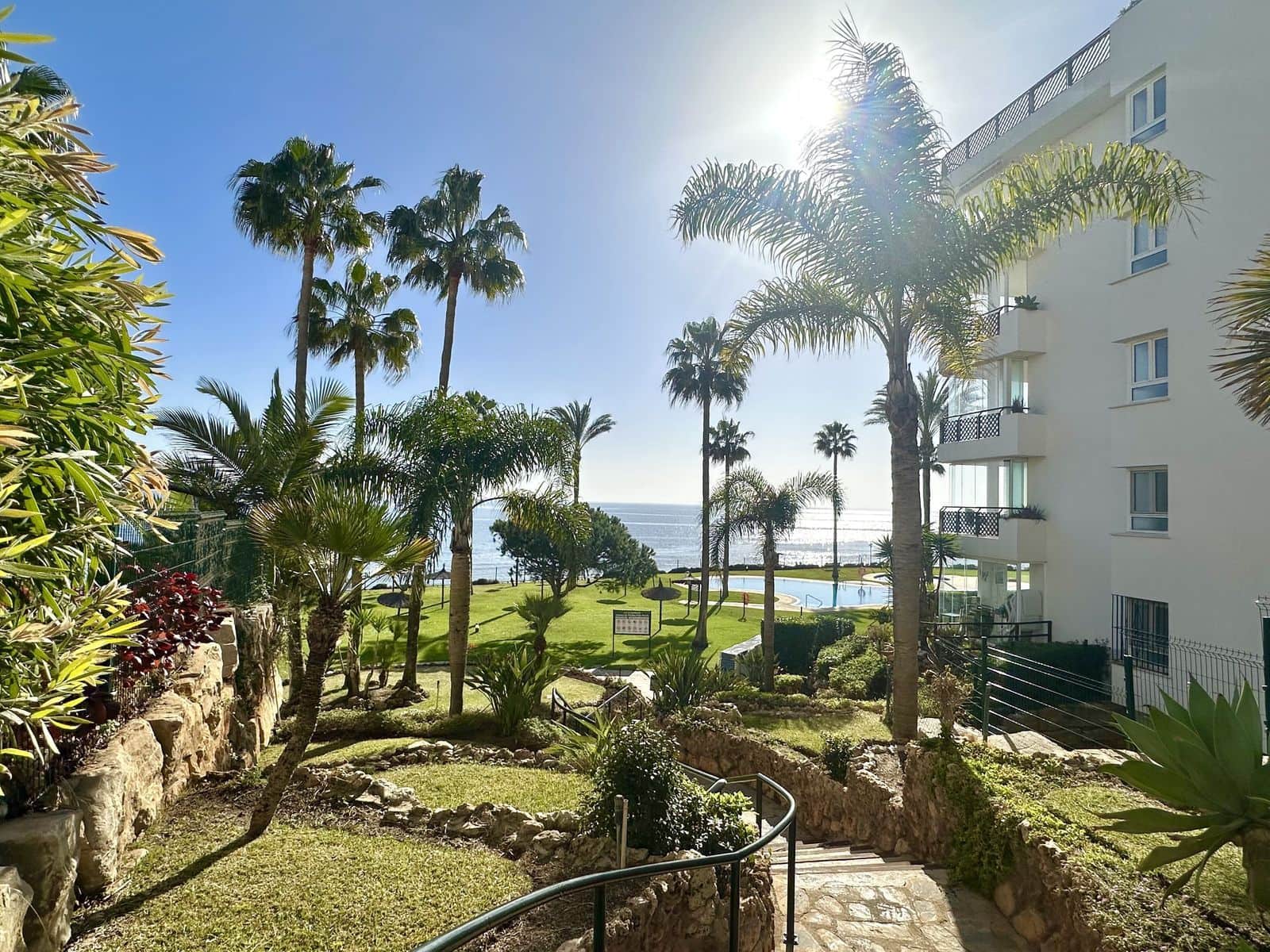 2 sovrum Strandlägenhet till salu i Calahonda med pool garage - 535 000 € (Ref: 8776884)