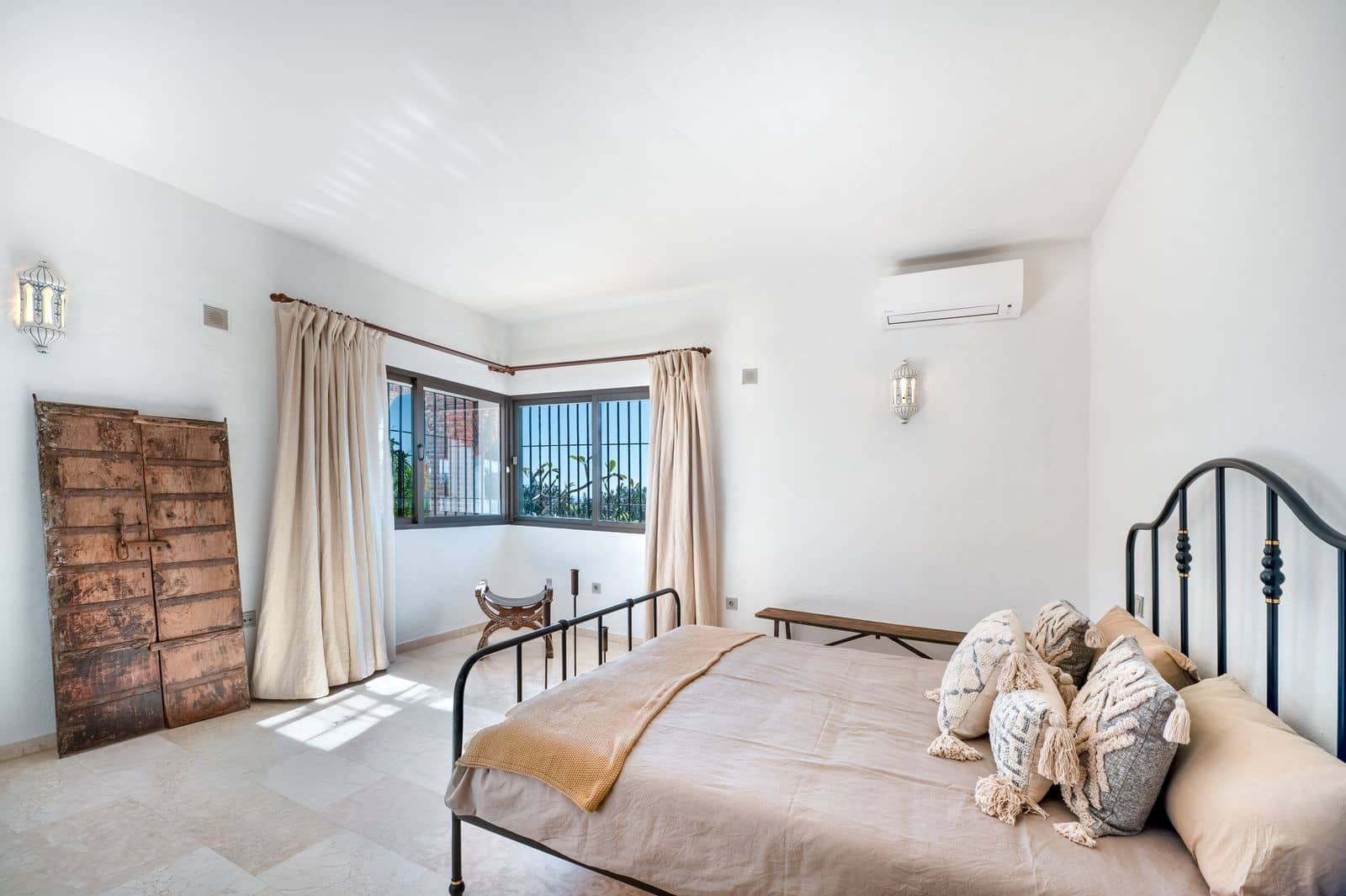 4 soveværelse Villa til salg i Valtocado med swimmingpool garage - € 1.285.000 (Ref: 8777531)