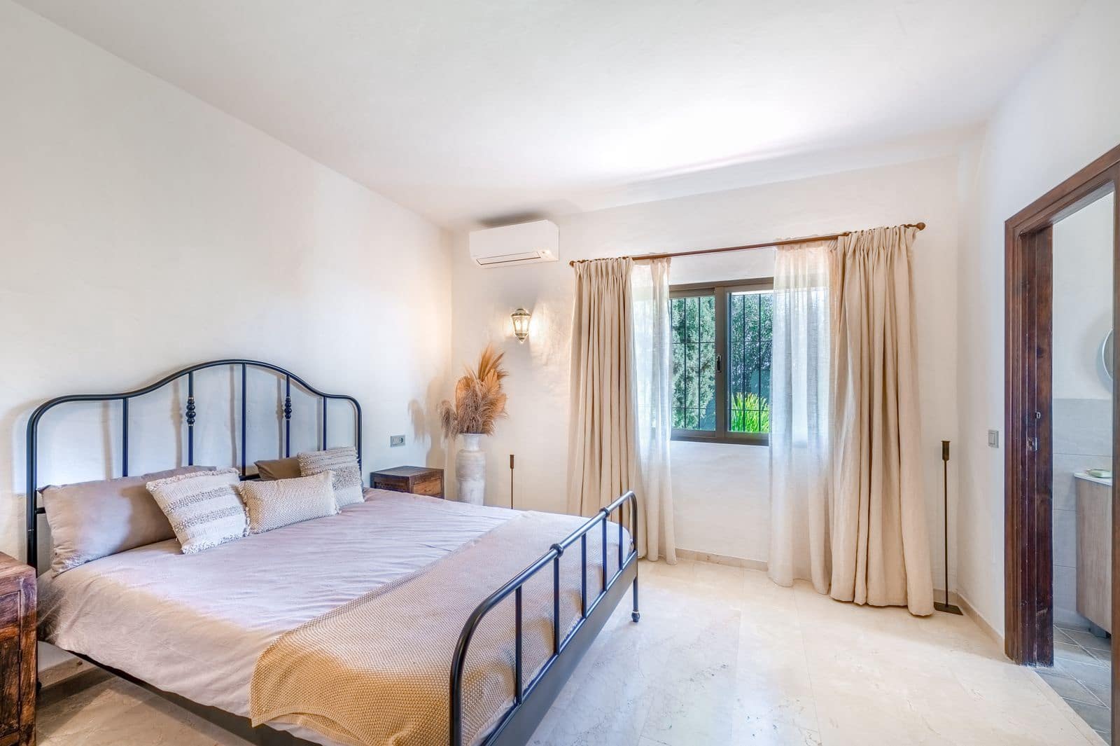 4 soveværelse Villa til salg i Valtocado med swimmingpool garage - € 1.285.000 (Ref: 8777531)