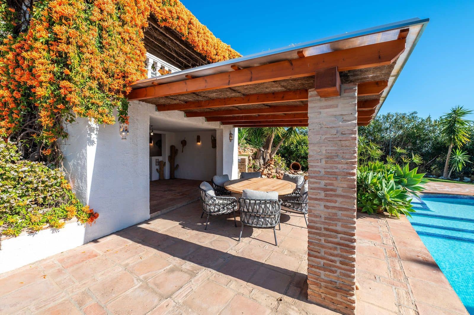 4 soveværelse Villa til salg i Valtocado med swimmingpool garage - € 1.285.000 (Ref: 8777531)