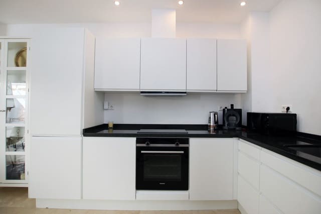 3 soverom Hus til salgs i Estepona med svømmebasseng garasje - € 549 000 (Ref: 8777538)