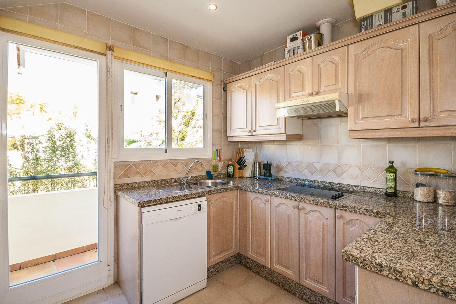 2 soveværelse Lejlighed til salg i Cabopino med swimmingpool garage - € 495.000 (Ref: 8780763)