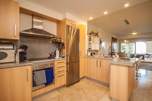 2 soveværelse Lejlighed til salg i La Cala de Mijas, Mijas med swimmingpool garage - € 415.000 (Ref: 8780777)