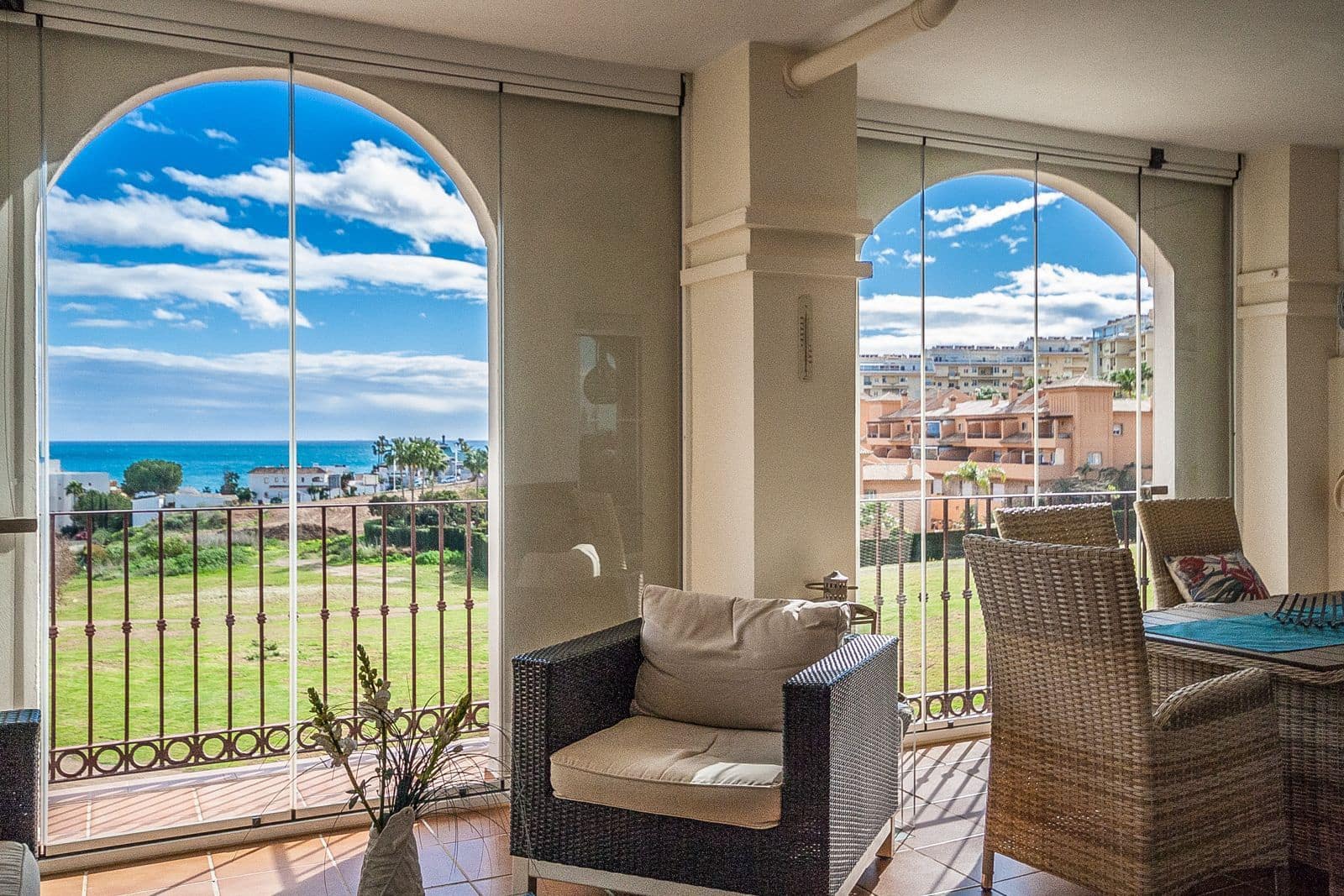 2 soveværelse Lejlighed til salg i La Cala de Mijas med swimmingpool garage - € 415.000 (Ref: 8780777)