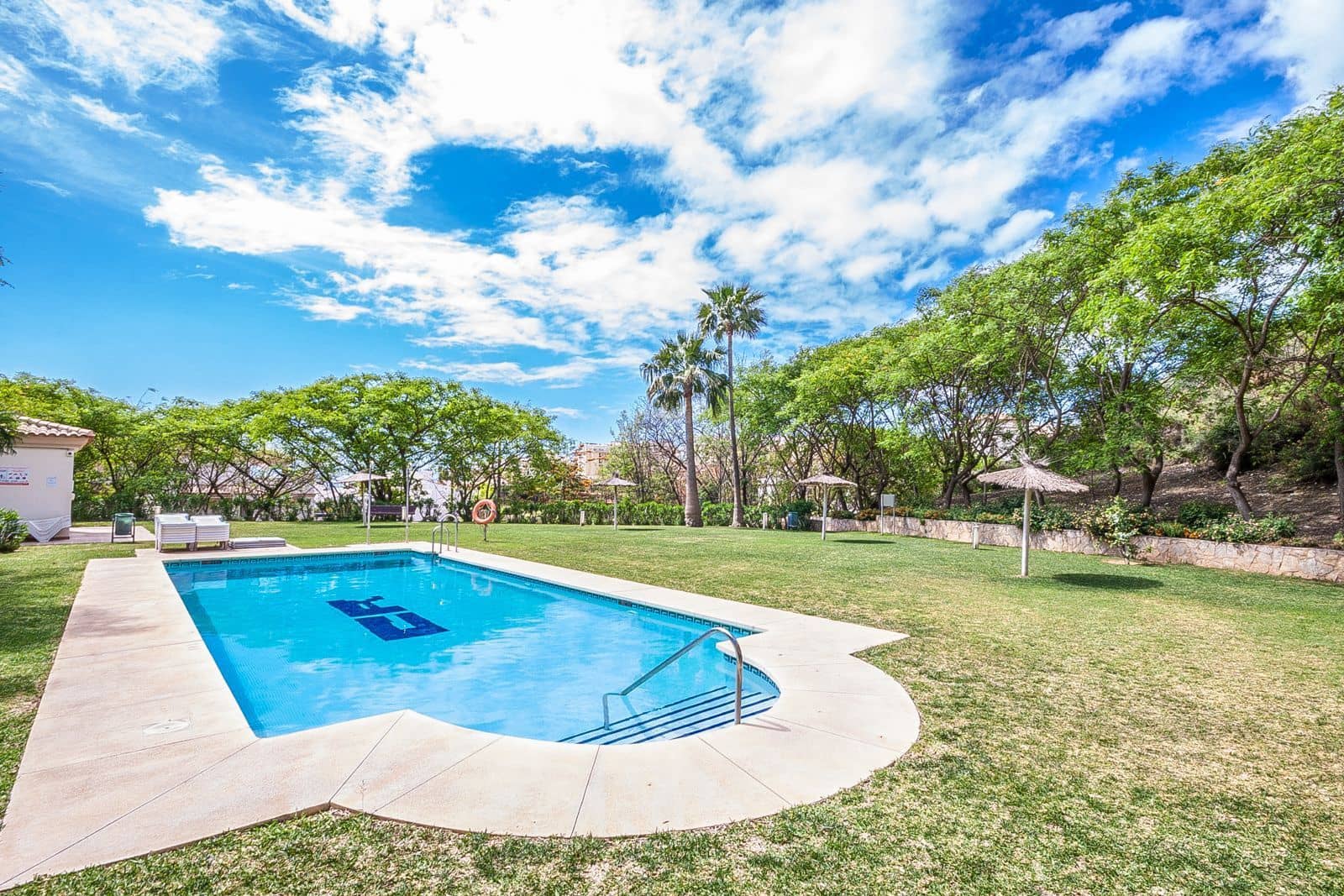 2 soveværelse Lejlighed til salg i La Cala de Mijas med swimmingpool garage - € 415.000 (Ref: 8780777)