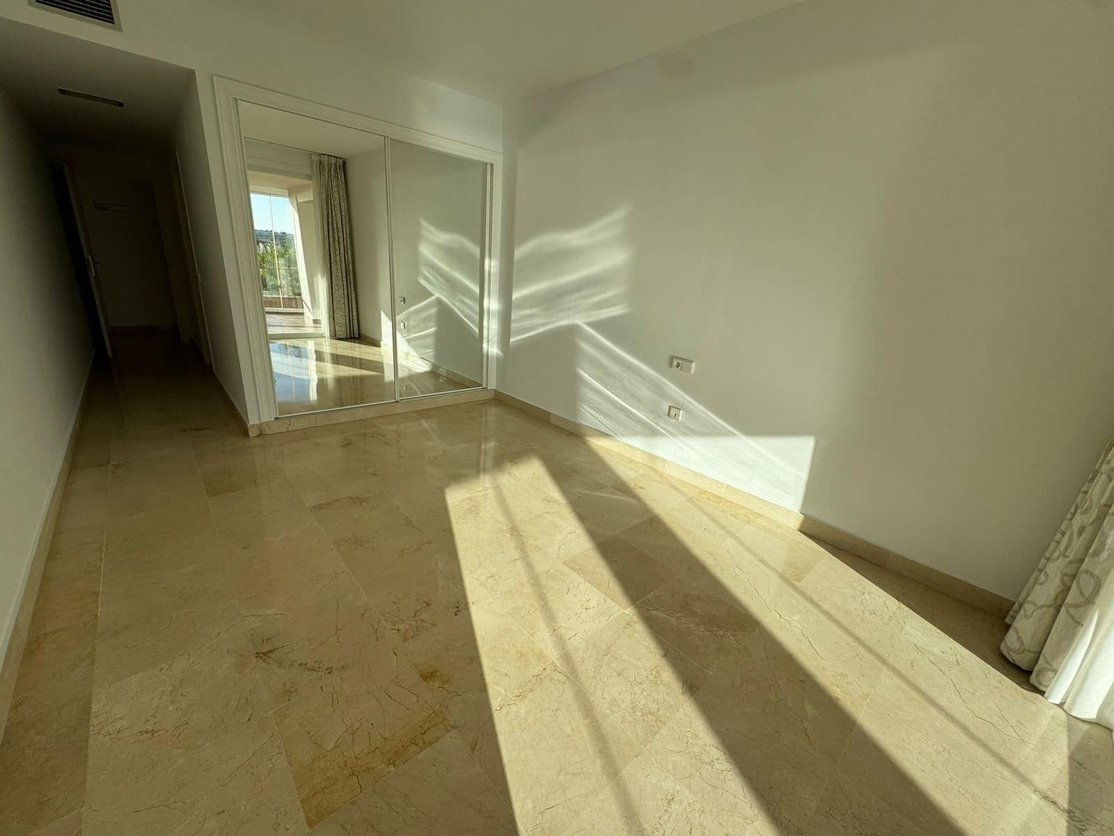 3 soverom Leilighet til salgs i Riviera del Sol med svømmebasseng garasje - € 475 000 (Ref: 8780829)