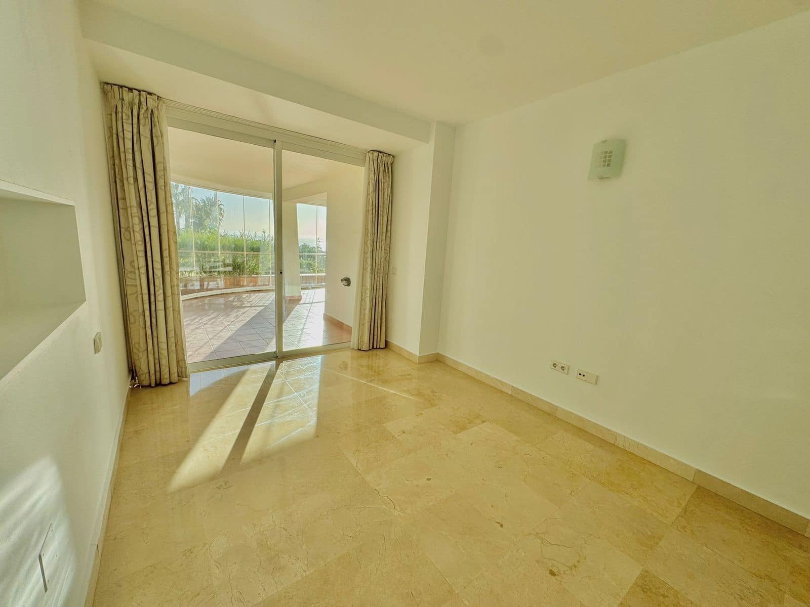 3 soverom Leilighet til salgs i Riviera del Sol med svømmebasseng garasje - € 475 000 (Ref: 8780829)