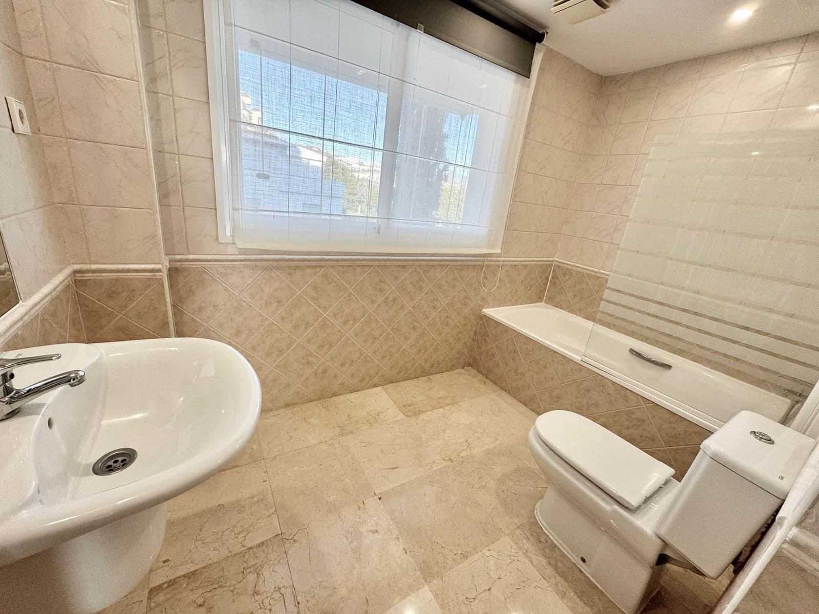 3 soverom Leilighet til salgs i Riviera del Sol med svømmebasseng garasje - € 475 000 (Ref: 8780829)