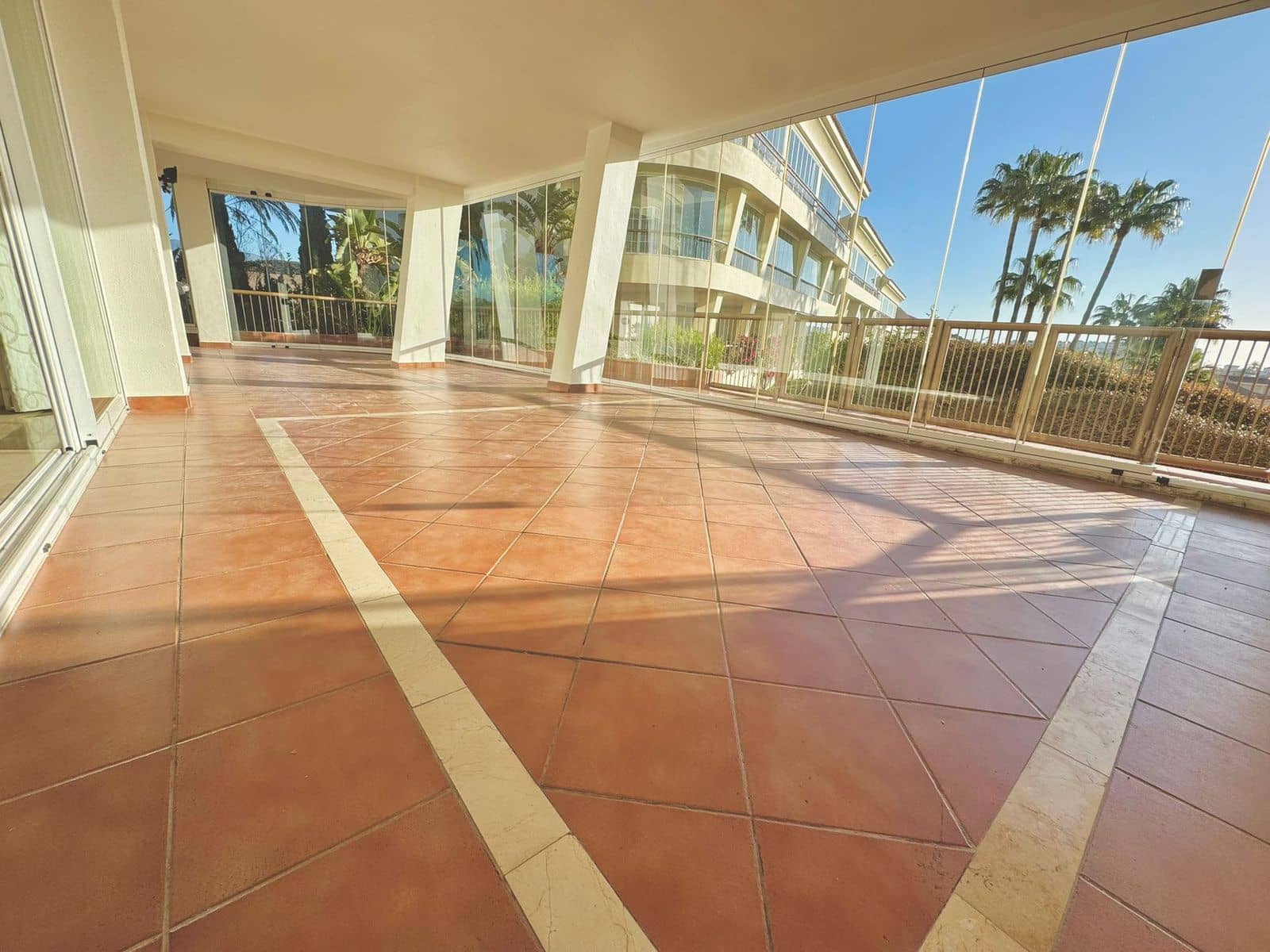 3 soverom Leilighet til salgs i Riviera del Sol med svømmebasseng garasje - € 475 000 (Ref: 8780829)