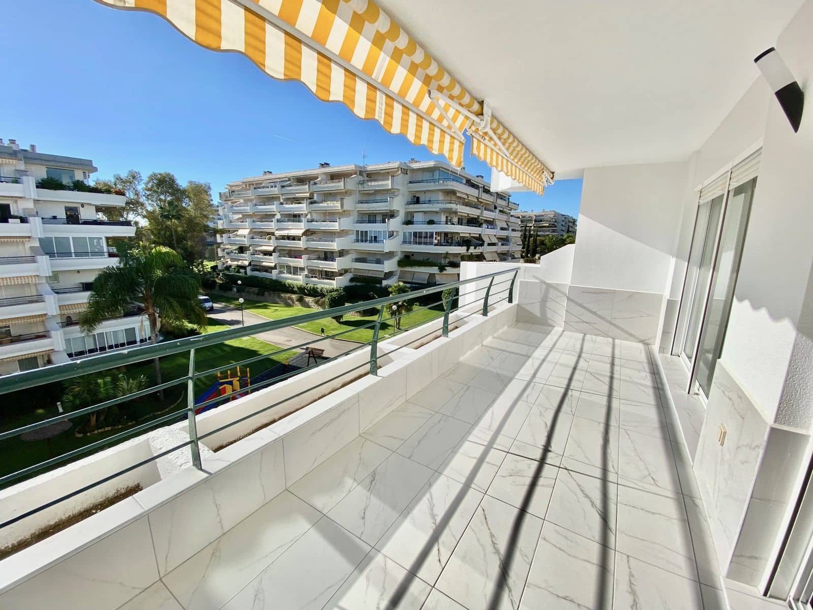 3 soverom Leilighet til salgs i Guadalmina med svømmebasseng garasje - € 510 000 (Ref: 8785589)