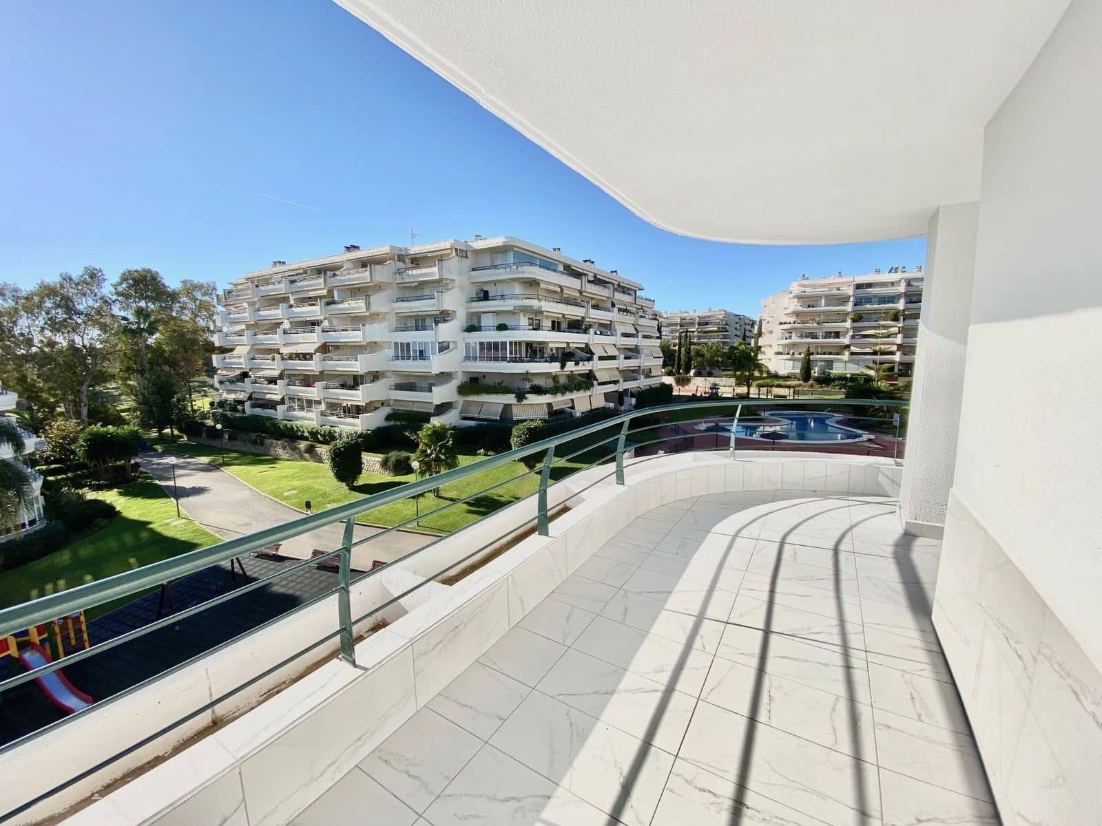 3 soverom Leilighet til salgs i Guadalmina med svømmebasseng garasje - € 510 000 (Ref: 8785589)