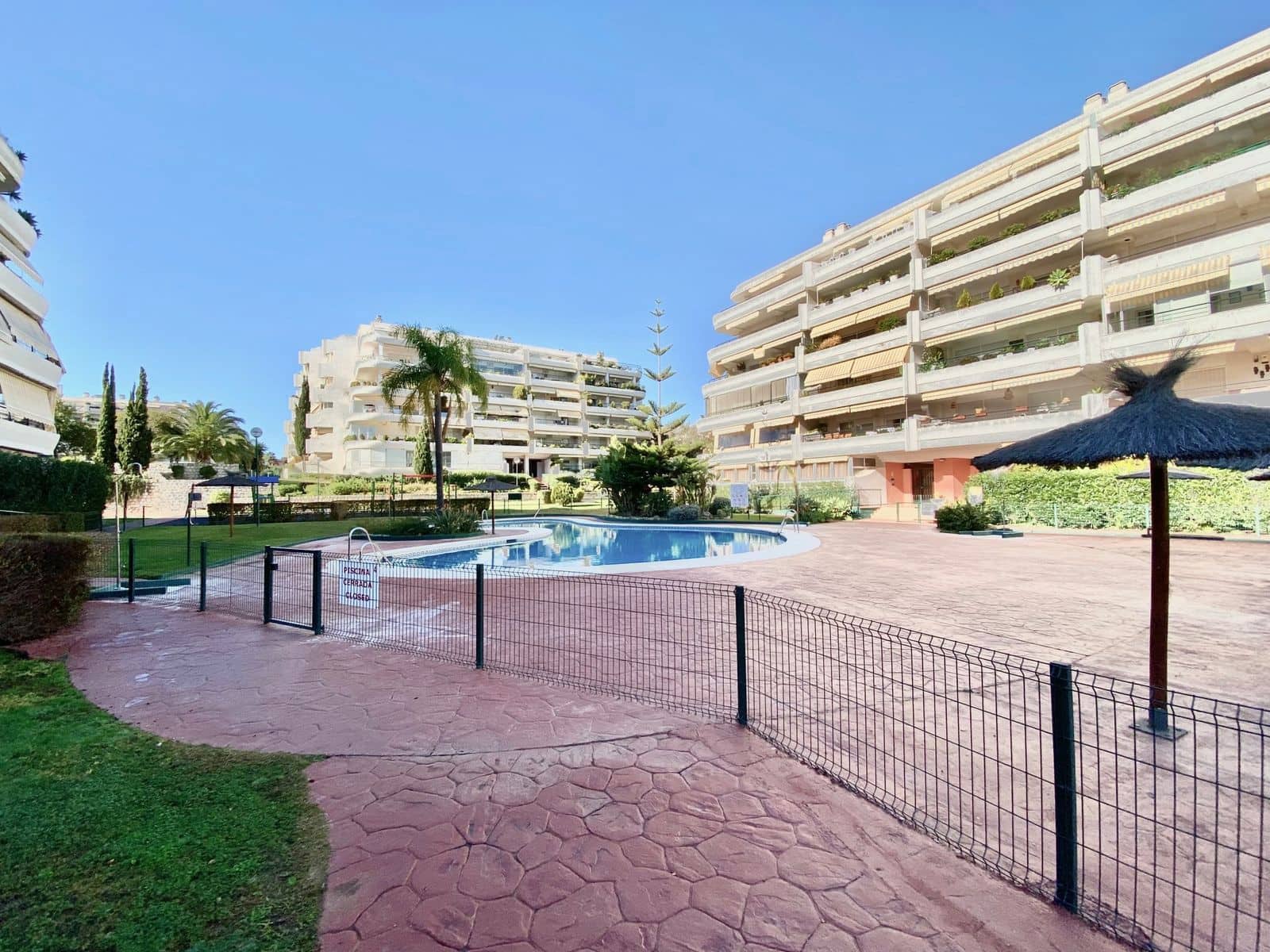 3 soverom Leilighet til salgs i Guadalmina med svømmebasseng garasje - € 510 000 (Ref: 8785589)