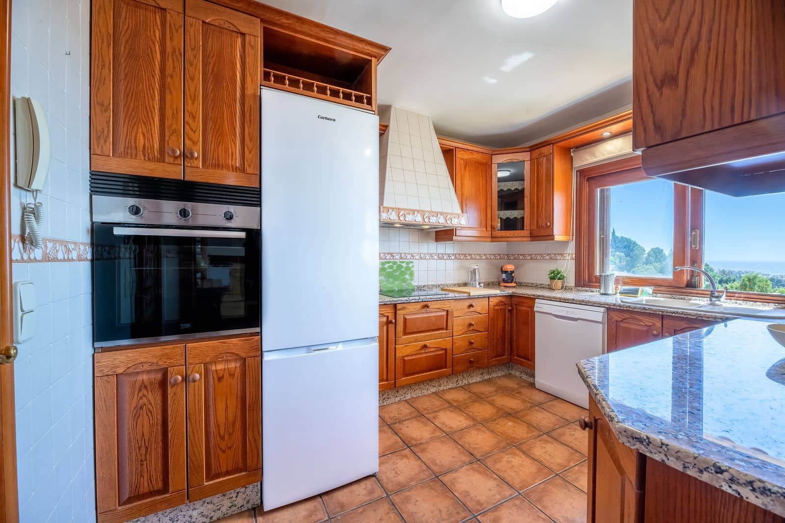 4 soveværelse Villa til salg i Benalmadena Costa med swimmingpool garage - € 9.900.000 (Ref: 8785591)