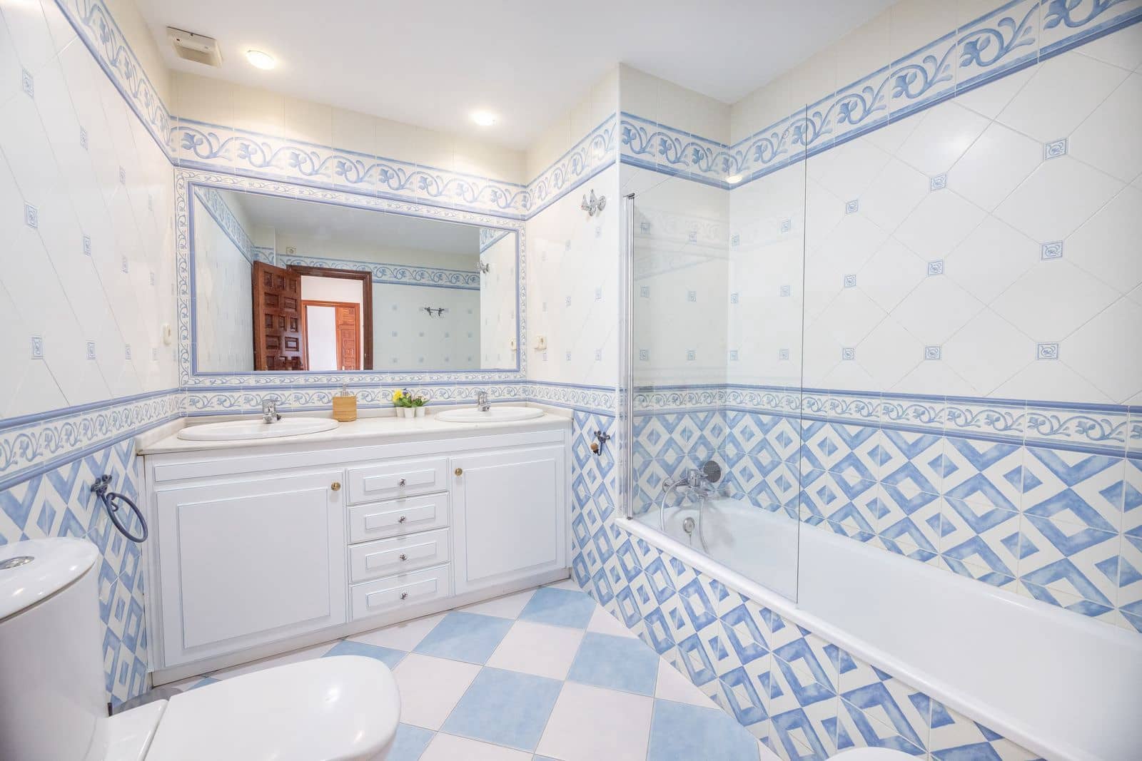 4 soveværelse Villa til salg i Benalmadena Costa med swimmingpool garage - € 9.900.000 (Ref: 8785591)