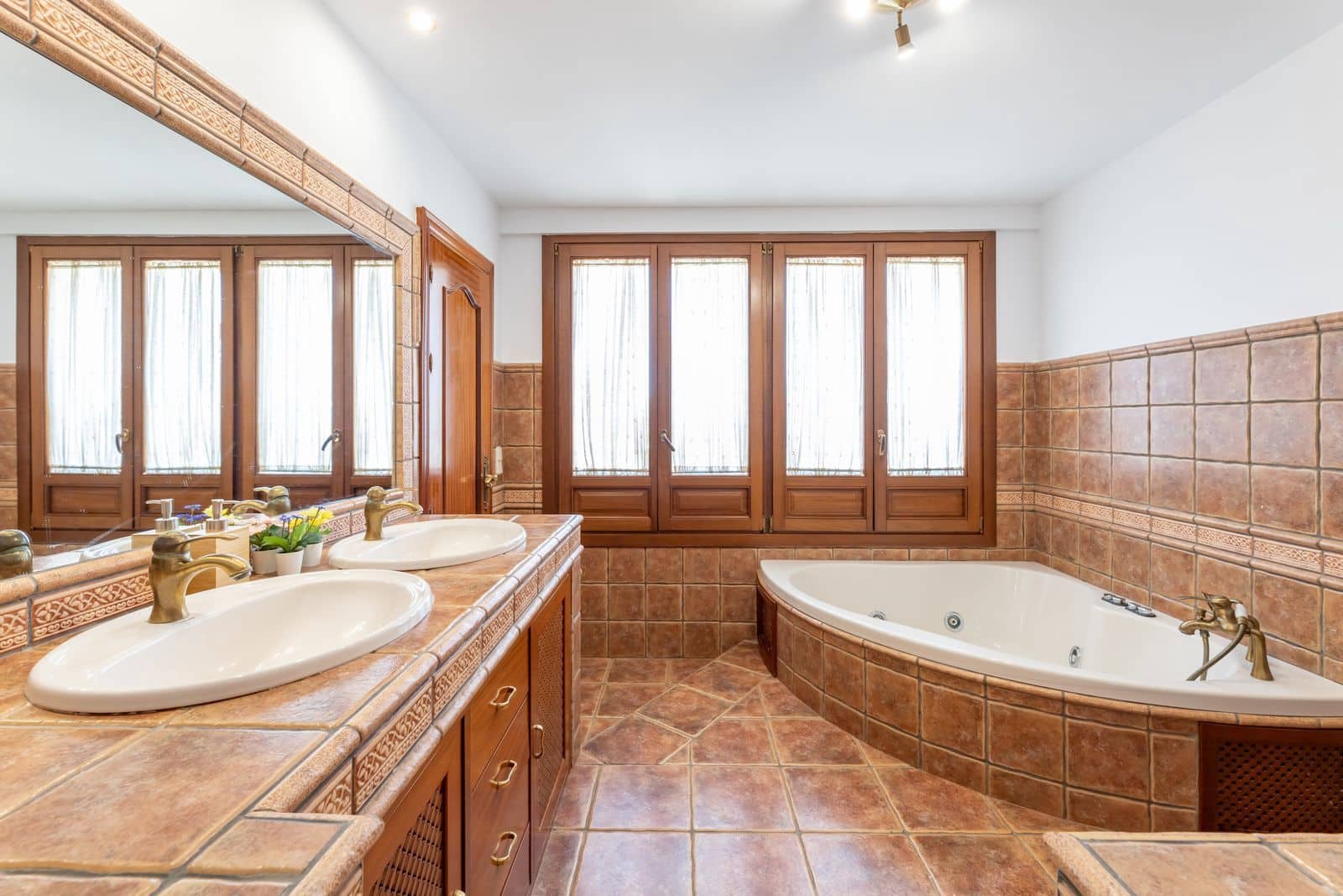 4 soveværelse Villa til salg i Benalmadena Costa med swimmingpool garage - € 9.900.000 (Ref: 8785591)