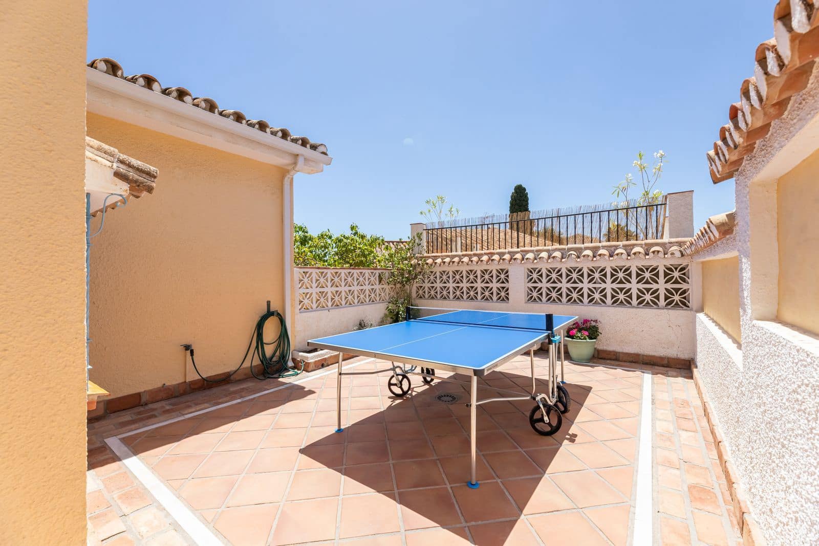 4 soveværelse Villa til salg i Benalmadena Costa med swimmingpool garage - € 9.900.000 (Ref: 8785591)
