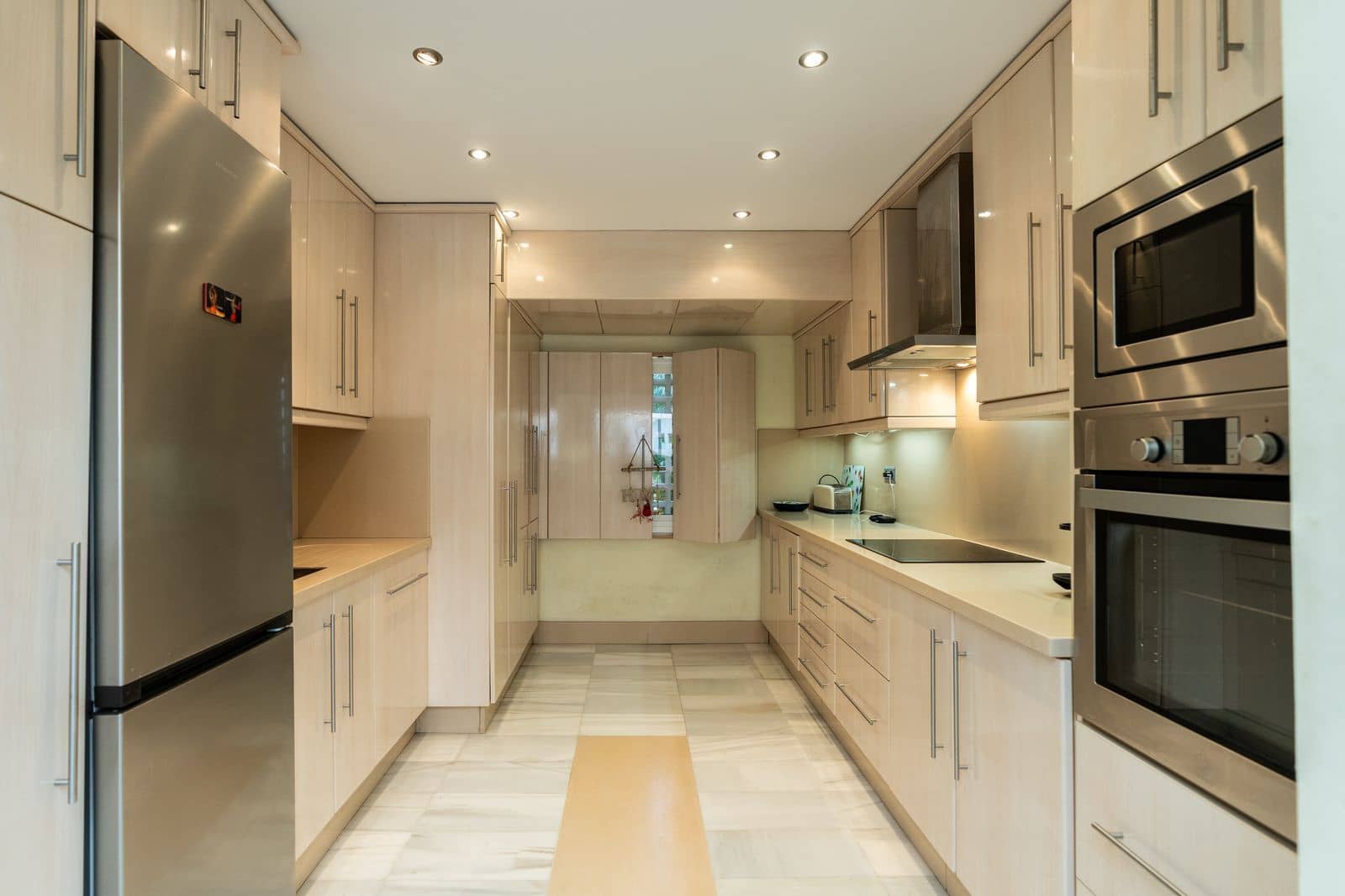 2 soverom Strandleiligheter til salgs i Estepona med svømmebasseng garasje - € 895 000 (Ref: 8785592)