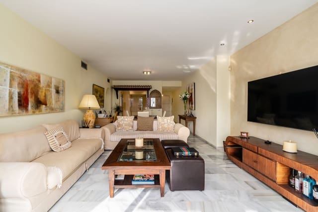 2 soverom Strandleiligheter til salgs i Estepona med svømmebasseng garasje - € 895 000 (Ref: 8785592)