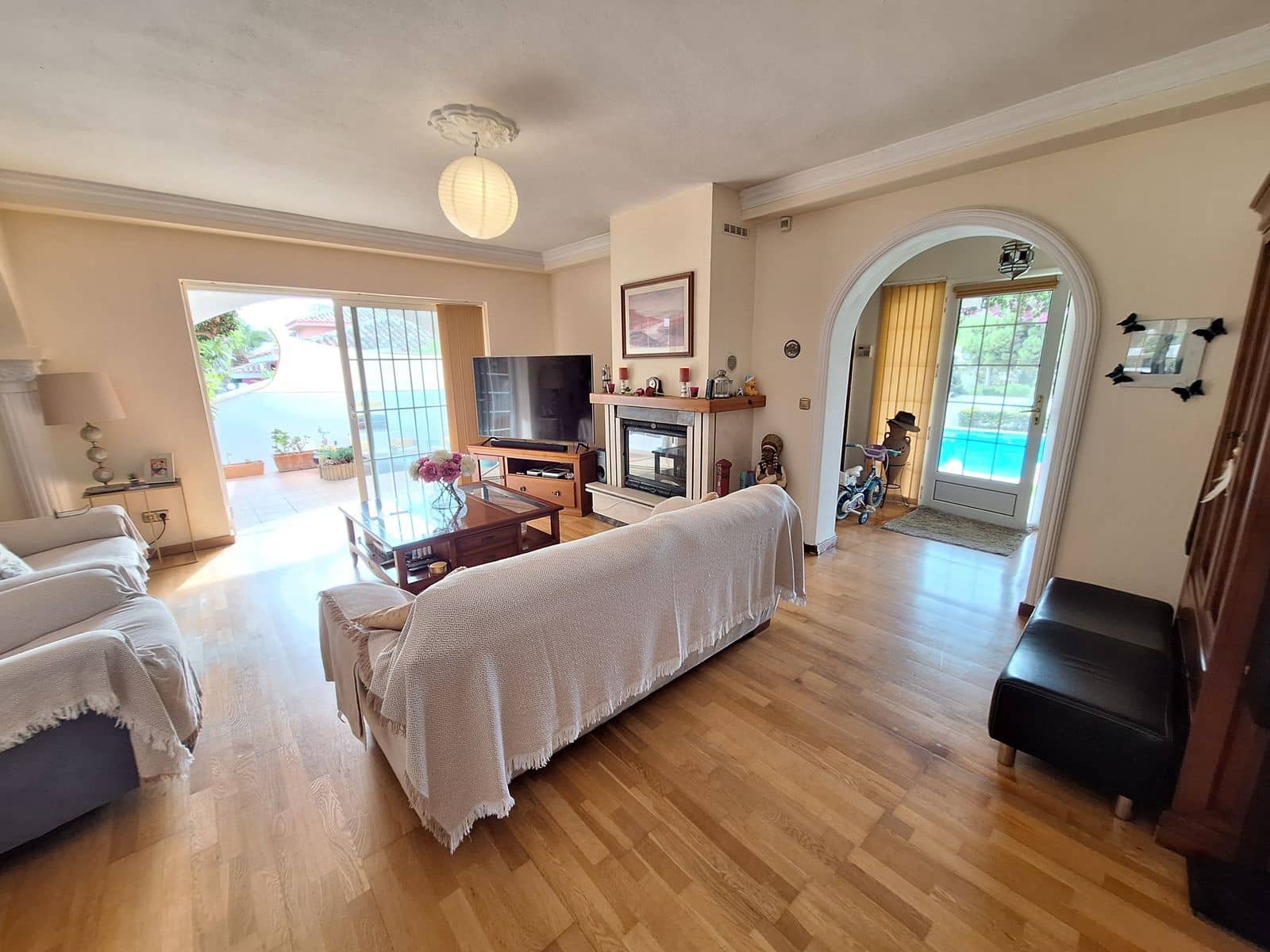 3 soveværelse Villa til salg i Marbella med swimmingpool garage - € 1.300.000 (Ref: 8785593)