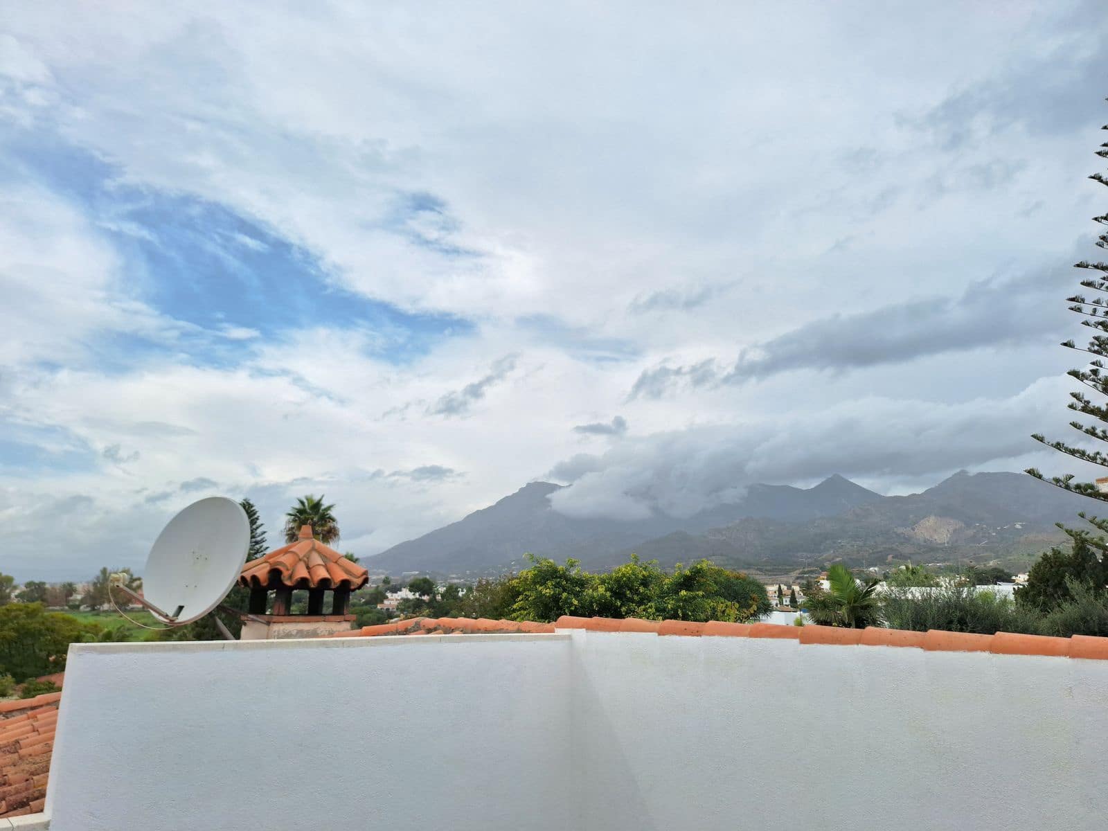 3 soveværelse Villa til salg i Marbella med swimmingpool garage - € 1.300.000 (Ref: 8785593)